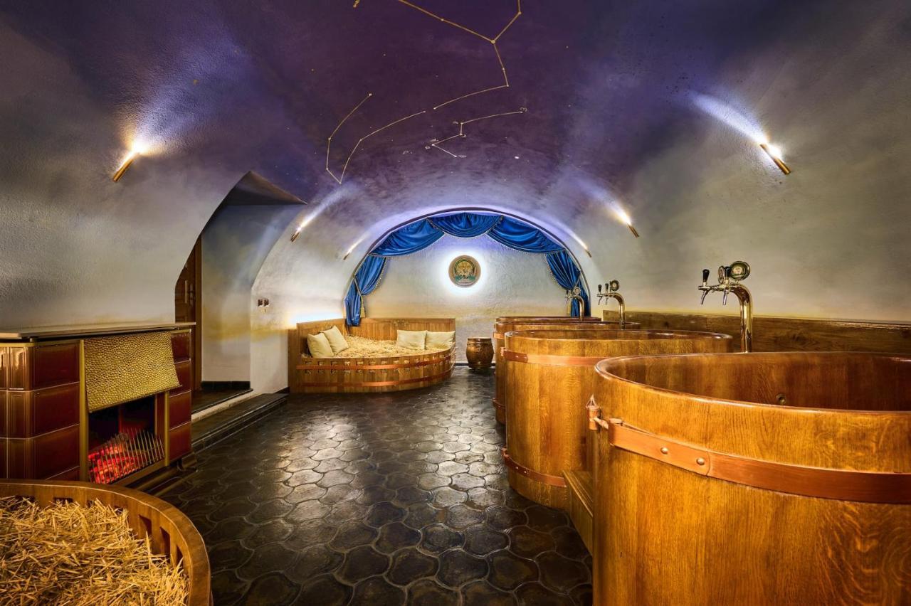 Spa Beerland Chateaux - U Zlate Hrusky / At Golden Pear プラハ エクステリア 写真
